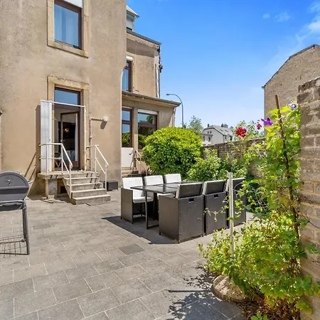 Hébergement de vacances Baroque Style Townhome W Garden & Parking Id101