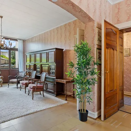 Holiday home Baroque Style Townhome W Garden & Parking Id101