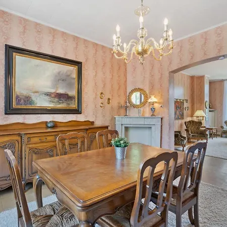 Baroque Style Townhome W Garden & Parking Id101 *